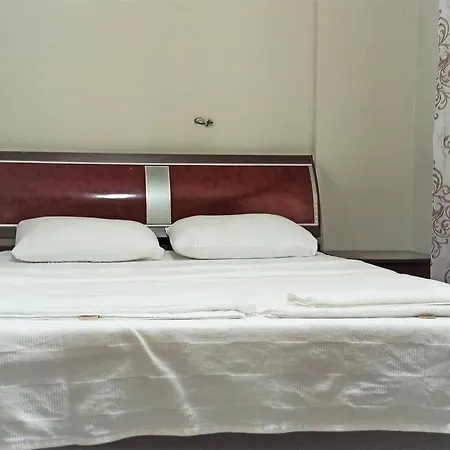 Central 2 Bedroom House With A Lovely Terrace And A Calming View In Apartamento *